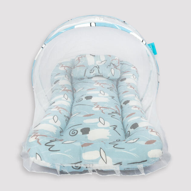Tots bed-light blue