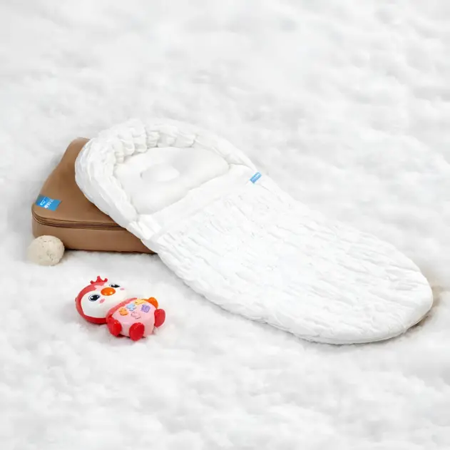 white new born baby muslin cloud carry nest.