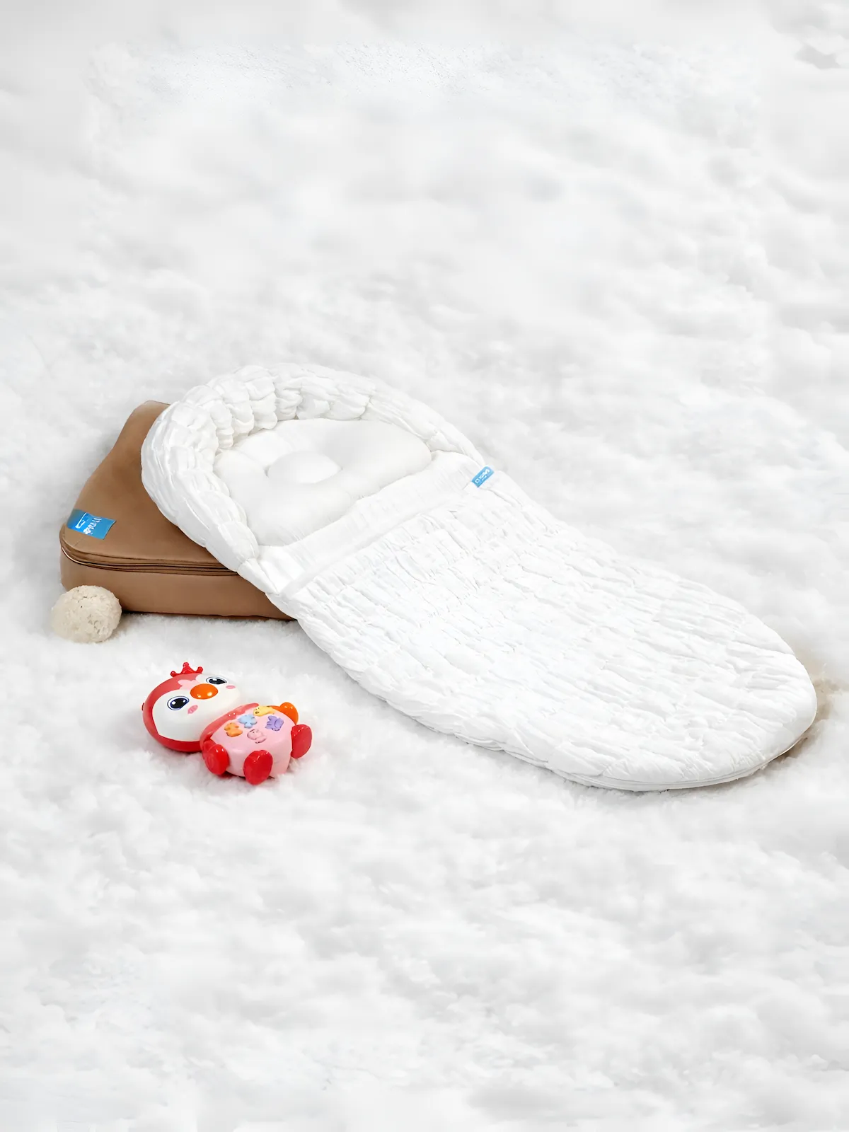 white new born baby muslin cloud carry nest.